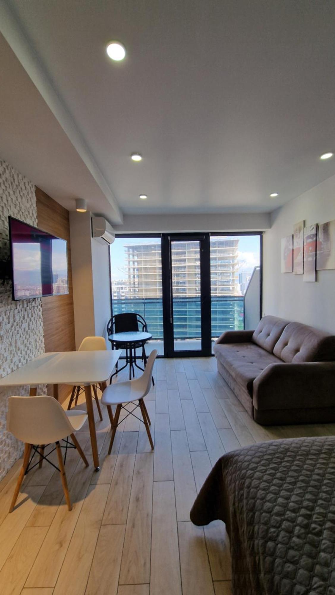 Your Beach Tower Apartment Batumi Room photo