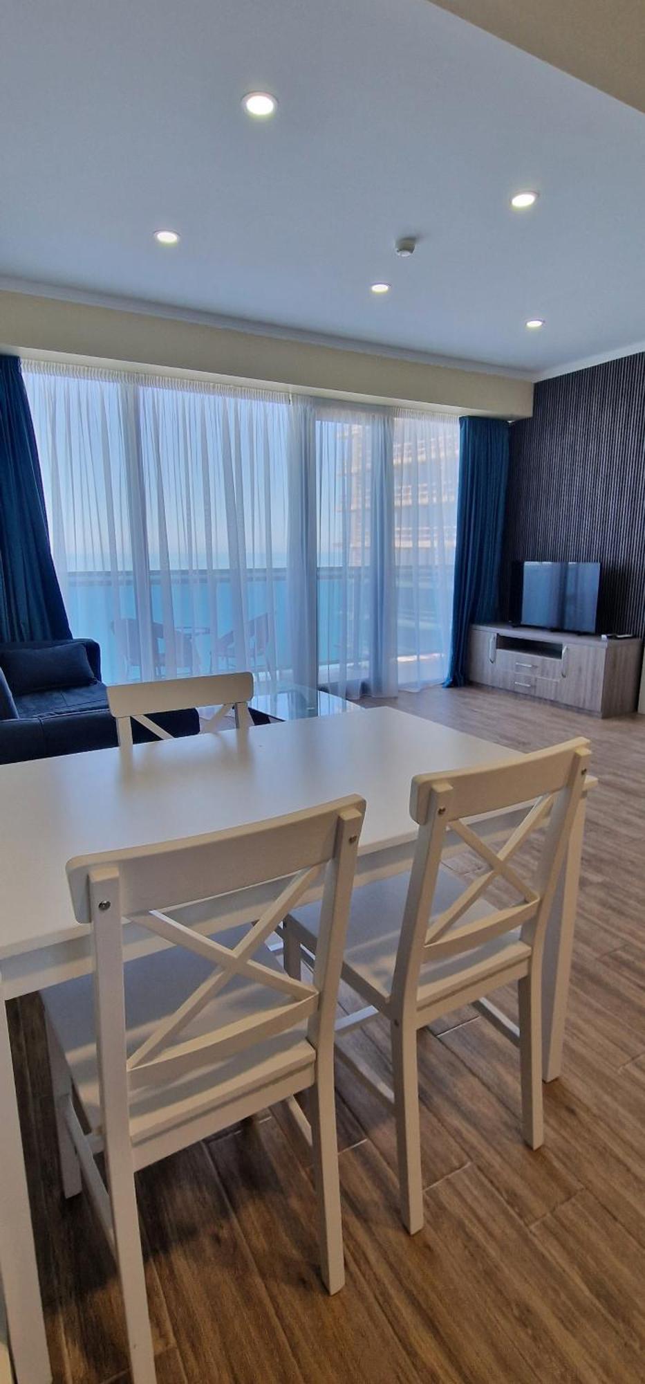 Your Beach Tower Apartment Batumi Room photo