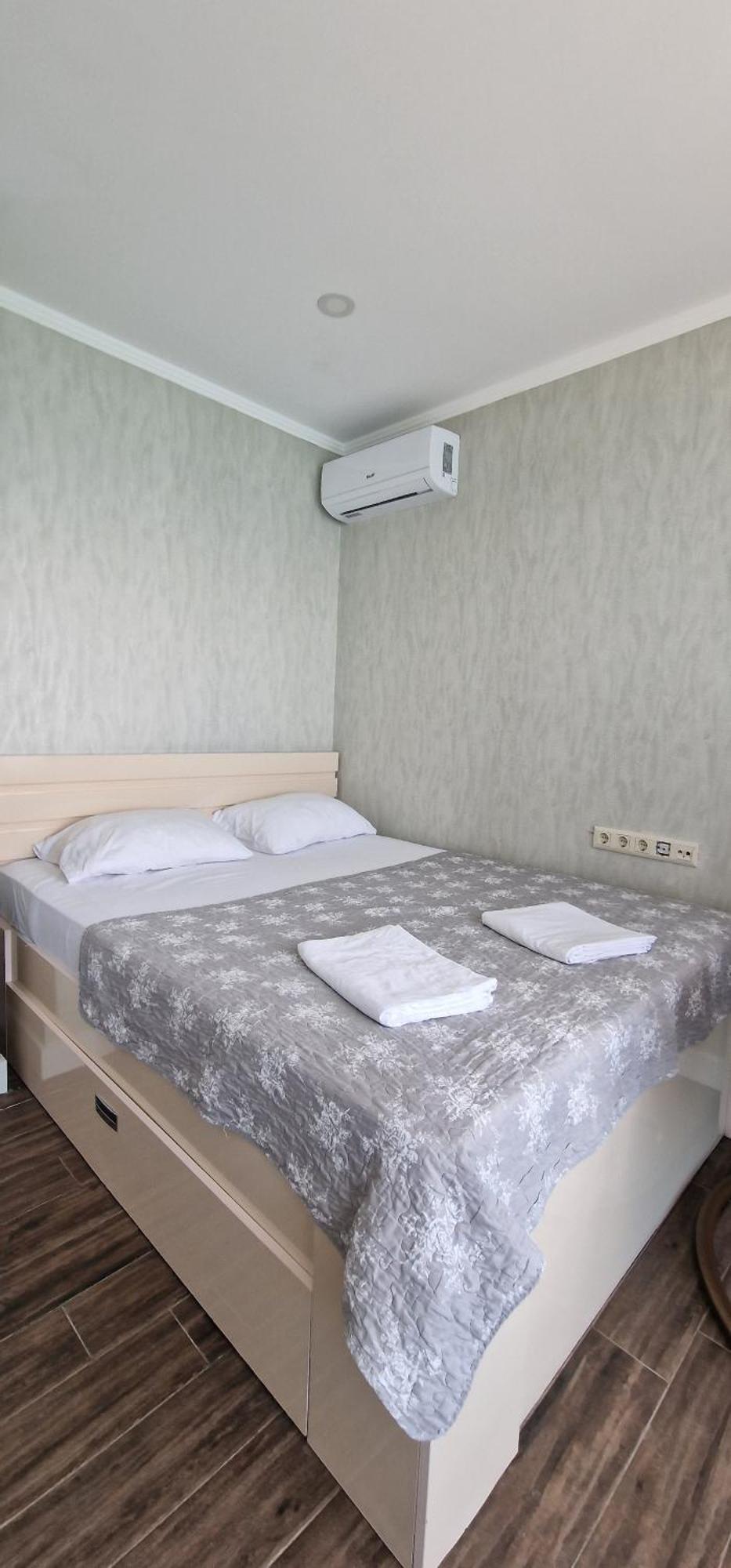 Your Beach Tower Apartment Batumi Room photo